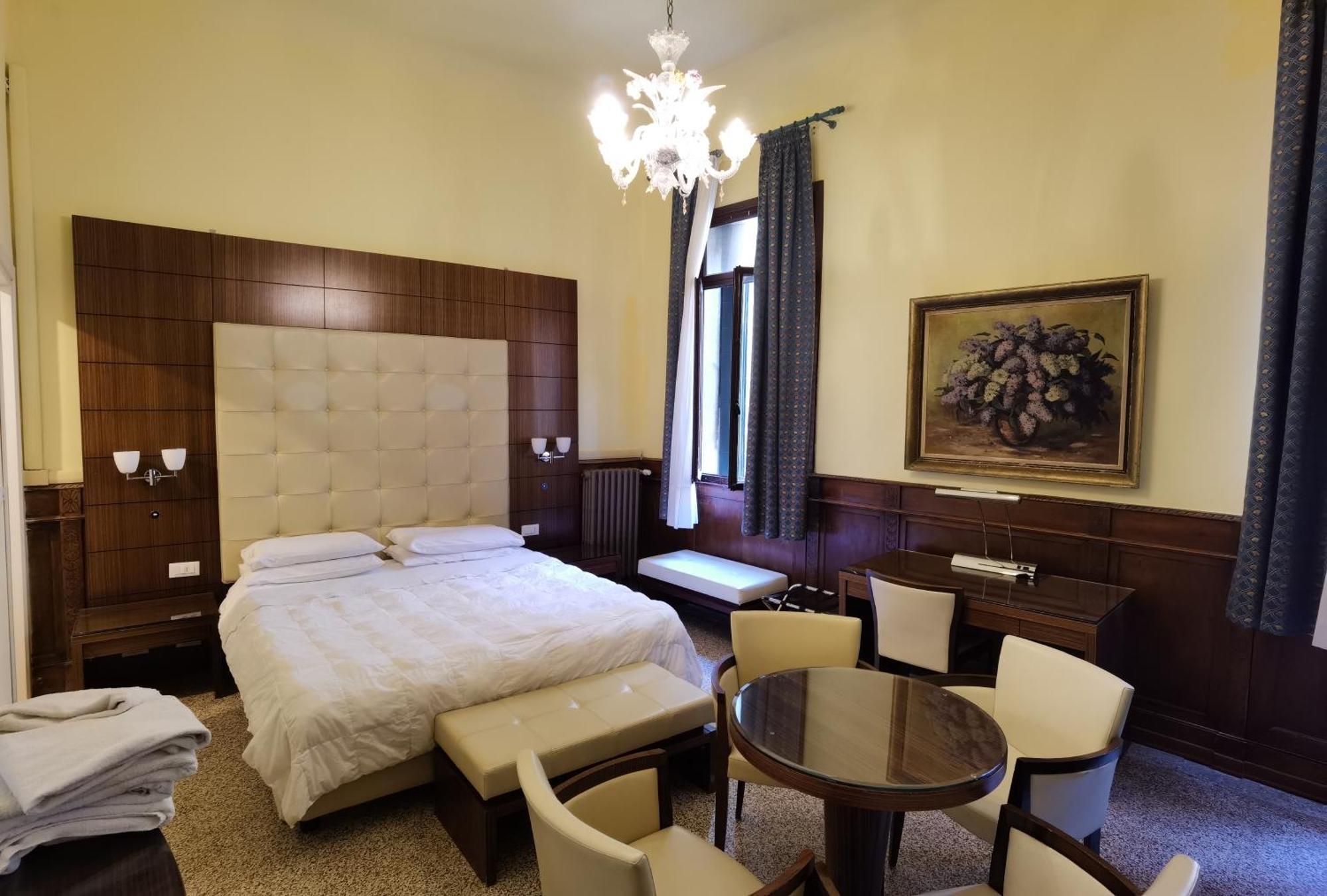 Bed and Breakfast Palazzo Eugenia - Minelli Венеция Экстерьер фото